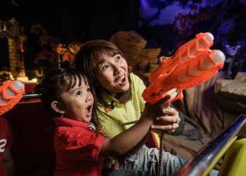 Serunya Menjelajah Dunia Boneka di Istana Boneka Family Fun Rides Dino Park -