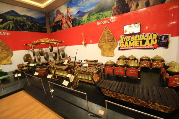 Lengkap, Ini Dia Koleksi Gamelan Jawa Di Museum Musik Dunia JTP 3 -